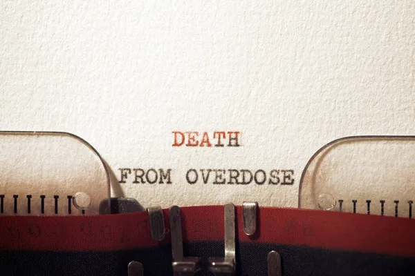 Morte Por Overdose Frase Escrita Com Uma Máquina Escrever — Fotografia de Stock