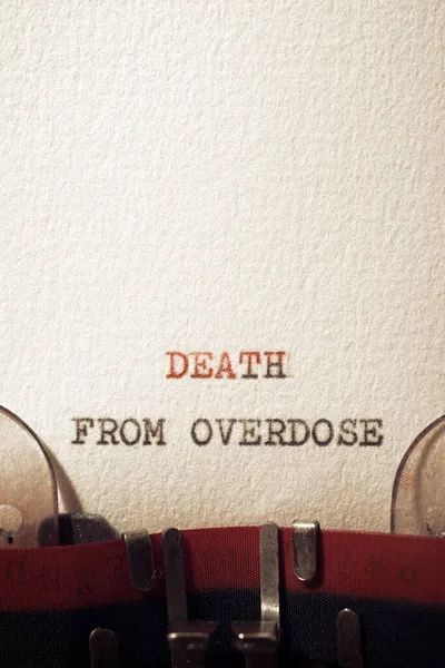 Morte Por Overdose Frase Escrita Com Uma Máquina Escrever — Fotografia de Stock