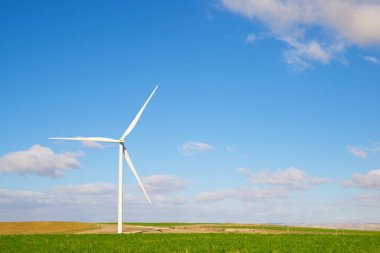 Elektrik üretimi için rüzgar türbini, Zaragoza ili, İspanya Aragon.