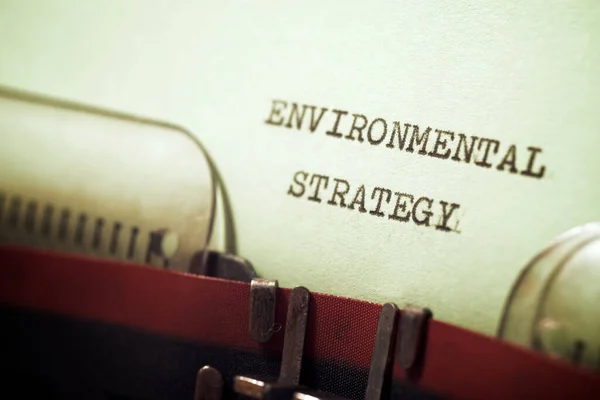 Tekst Strategii Ochrony Środowiska Napisany Maszyną Pisania — Zdjęcie stockowe