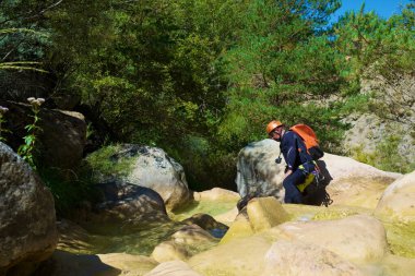 İspanya 'nın Huesca ili, Tena Vadisi, Pireneler' deki Lucas Canyon Kanyonu.
