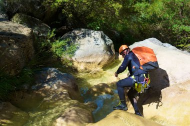 İspanya 'nın Huesca ili, Tena Vadisi, Pireneler' deki Lucas Canyon Kanyonu.