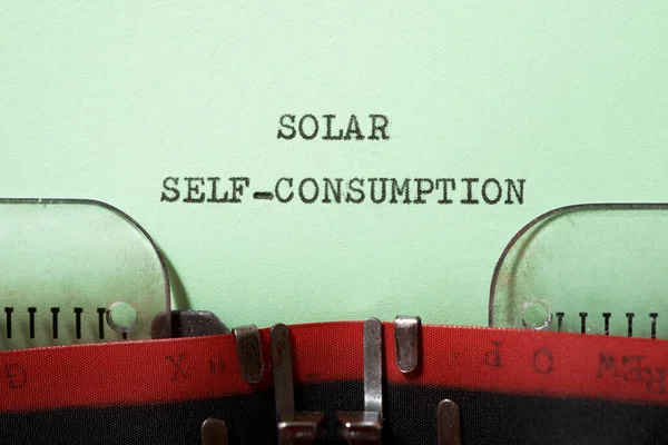 Текст Споживання Сонячної Енергії Написаний Друкарською Машинкою — стокове фото
