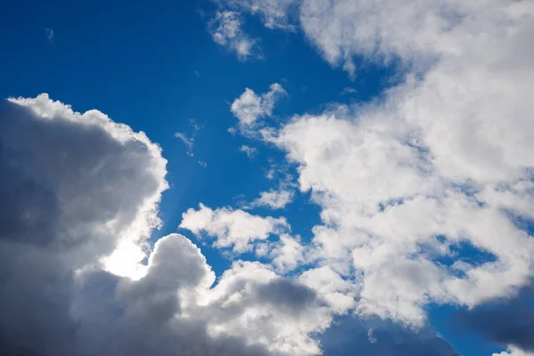 スペインの白い雲と青い空 — ストック写真