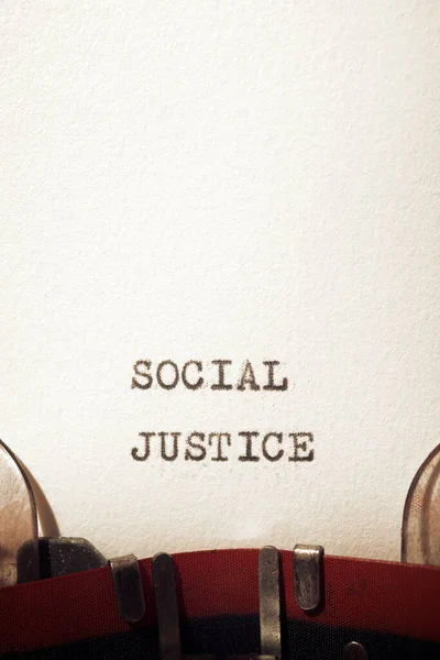 Текст Соціальної Справедливості Написаний Друкарською Машинкою — стокове фото