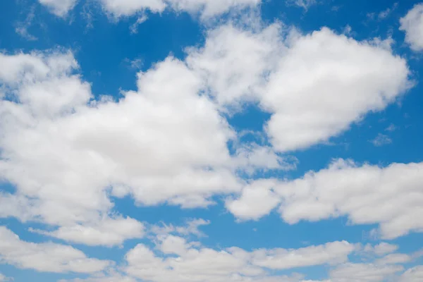 スペインの白い雲と青い空 — ストック写真