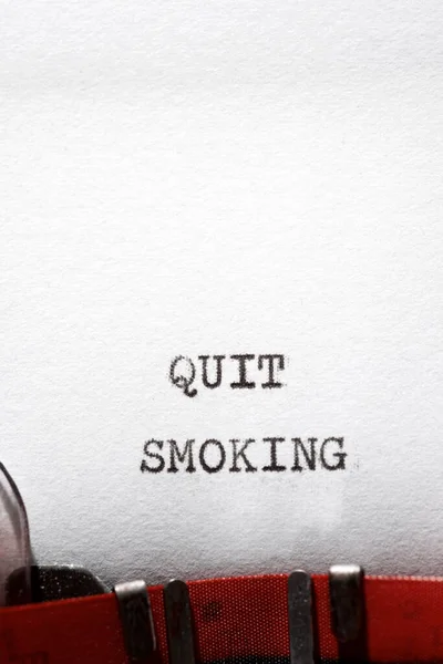 Smetti Fumare Frase Scritta Con Una Macchina Scrivere — Foto Stock