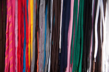 renkli ayakkabı bağcıkları