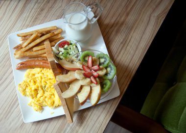 yumurta ve meyve seti