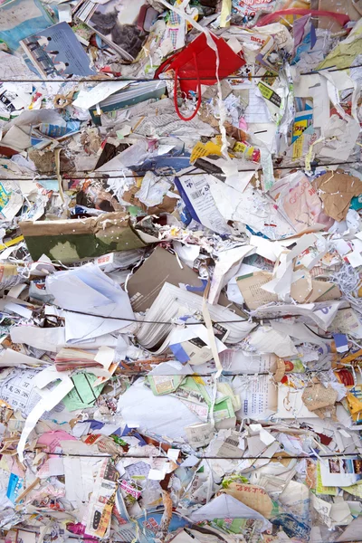 Reciclagem de recursos empilhamento renovável / despejo de produtos — Fotografia de Stock