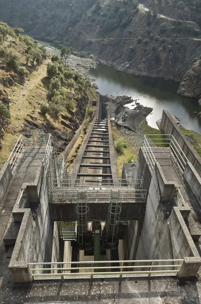 Derrame da barragem — Fotografia de Stock