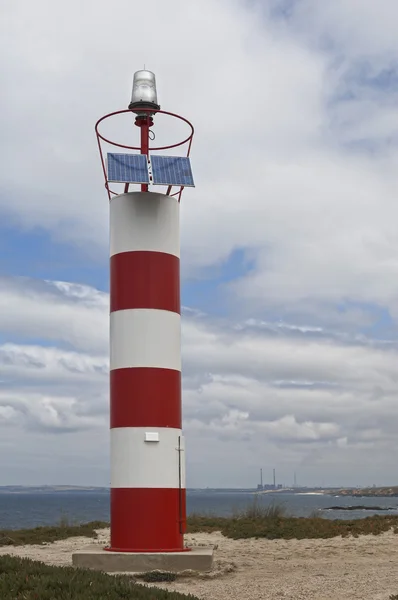 Solar powered vuurtoren — Stockfoto