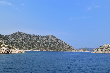 Akdeniz kayalık adalar