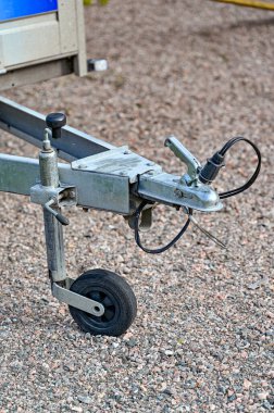 Destek tekerleği ve İsveç 11 Temmuz 2022 tarihli karavanın önünde.