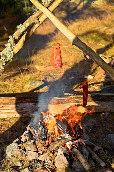 Campfire Hanging Meat Tripod Dinner Stockholm Archipilago September 2022 — Stok fotoğraf