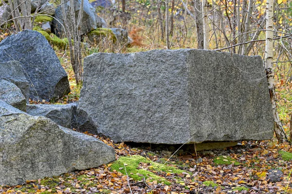 Grandi Rocce Grigie Dalla Vecchia Cava Kumla Svezia Ottobre 2022 — Foto Stock