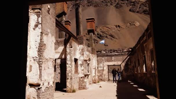 Par Promenader Gammal Riven Tågstation Las Cuevas Mendoza Provinsen Anderna — Stockvideo