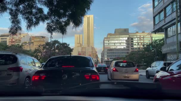 Voitures Traversant Avenue Juillet Espagnol Avenida Julio Buenos Aires Argentine — Video