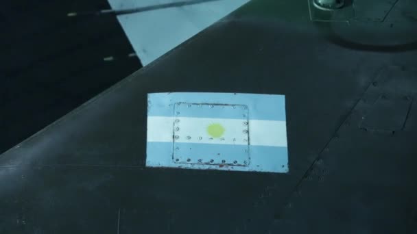 Strona Kadłuba Argentyńskie Insygnia Zabytkowym Myśliwcu Odrzutowym Zachowane Wystawie Muzeum — Wideo stockowe