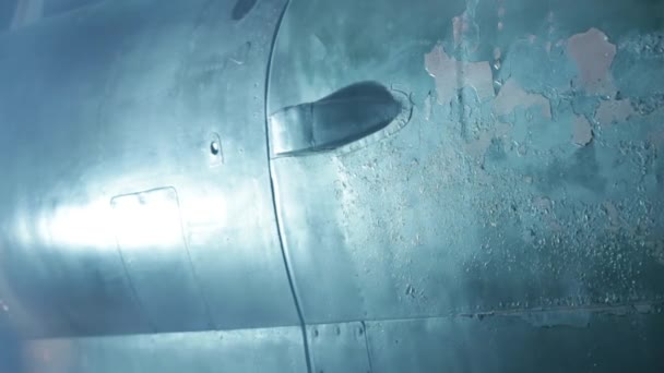 Aged Metal Surface Fuselage Old Military Airplane Inglés Primer Plano — Vídeo de stock