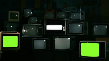 Üç Retro Televizyon Yeşil Ekran 'ı açıyor. Mavi Çelik Ton. Yeşil ekranı istediğin görüntüyle ya da resimle değiştirebilirsin. Bunu After Effects 'taki Keying efekti ile yapabilirsiniz (YouTube' daki derslere bakın). 4K Çözünürlüğü.