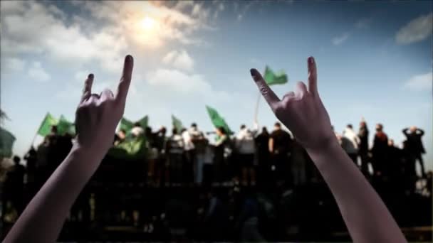 Kvinnliga Händer Som Visar Djävulshorn Hand Tecken Fotboll Stadion — Stockvideo