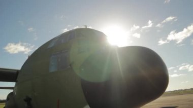 Arjantin Hava Kuvvetleri TC-60 Lockheed 100 Herkül C-130B Askeri Nakliye Uçağı Moron, Arjantin 'deki Ulusal Havacılık Müzesinde sergilendi. 