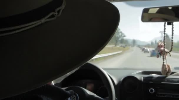 Vista Interior Hombre Local Conduciendo Auto Carretera Nacional Provincia Jujuy — Vídeos de Stock