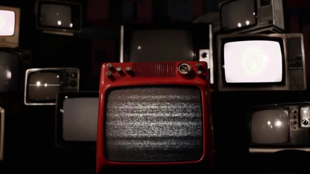 キルギスとヴィンテージテレビの旗 4K解像度 — ストック動画