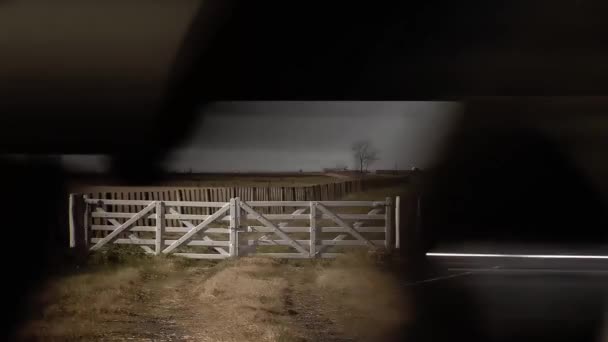 Uma Porta Madeira Que Leva Campo Rural Aberto Província Pampa — Vídeo de Stock