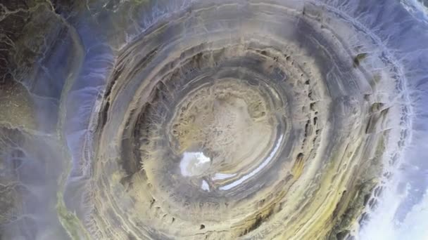 Satelitní Pohled Erodovaný Geologický Dóm Zvaný Richatova Struktura Oko Sahary — Stock video