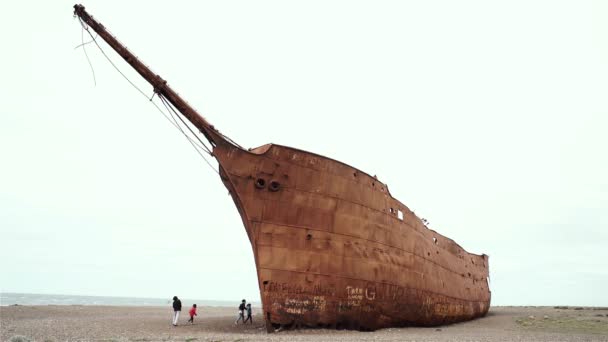 Shipwreck Marjory Glen Ship Caught Fire 1911 Beached Rio Gallegos — Vídeos de Stock