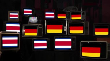 Vintage Televisions 'da Almanya ve Kosta Rika bayrakları. 4K Çözünürlüğü.