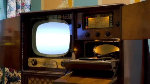 Vintage Telewizor Włącza Zielony Ekran Zamknij Się Możesz Zastąpić Zielony — Wideo stockowe
