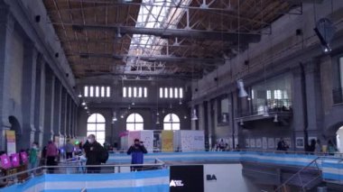 Usina del Arte, Buenos Aires şehrinin Iconic Building of Buenos Aires City, Eski Elektrik Santrali ve Şimdi Kültür Merkezi ve COVID salgını sırasında toplu aşılama merkezi. 4K Çözünürlüğü.