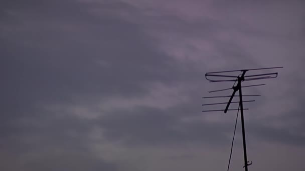 Silhouette Old Antenna Roof House Sunset — Vídeo de Stock