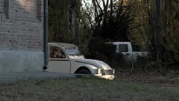 Vintage Car Arriving Old Bethel Chapel Gaiman Welsh Colonial Village — Wideo stockowe