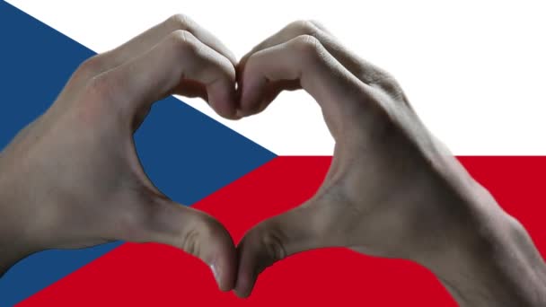 Χέρια Που Δείχνουν Την Καρδιά Είσοδος Πάνω Από Την Τσεχική — Αρχείο Βίντεο