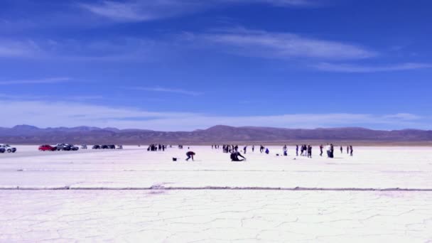 Turisták Salinas Grandes Salt Flats Jujuy Tartomány Argentínától Északnyugatra Dél — Stock videók