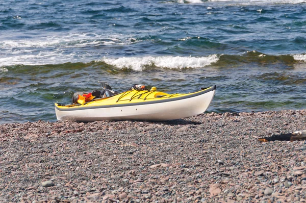 Sea Kayak on an Remote Ocean Beach — Stock Photo, Image