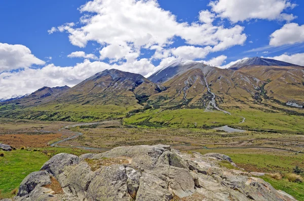 Valle del Río Glacial y colinas —  Fotos de Stock