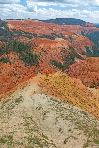Colorida Cresta Curvándose Cañón Red Rock Cedar Rompe Monumento Nacional — Foto de Stock