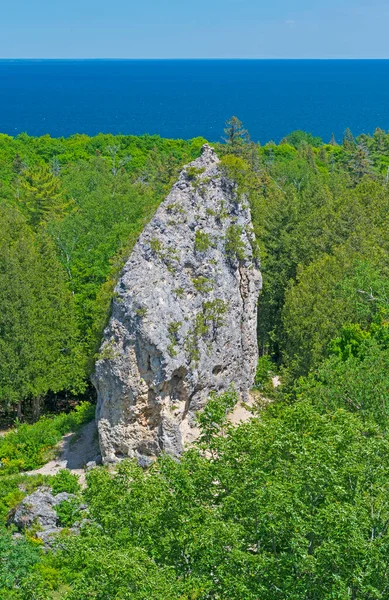 Sugarloaf Rock Lese Ostrově Mackinac Michiganu — Stock fotografie