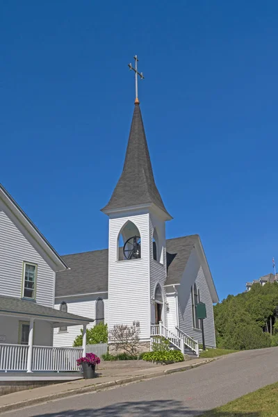 ミシガン州の歴史的Mackinac島の古い教会 — ストック写真