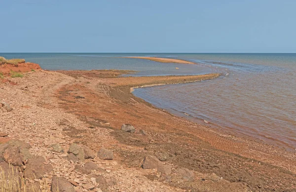 Solitário Cuspo Terra Como Maré Chega Cabo Norte Ilha Príncipe — Fotografia de Stock