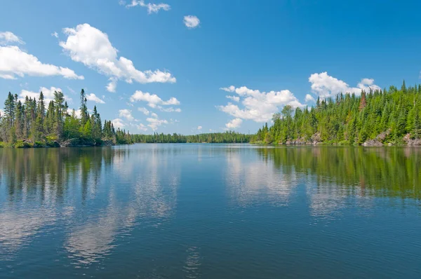 Aguas Tranquilas Los Bosques Remotos Lago Temperance Las Aguas Fronterizas —  Fotos de Stock