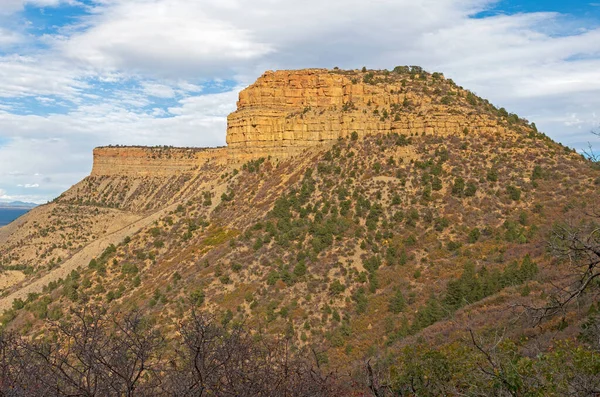 Bluff Dramático Deserto Alta Altitude Lone Cone Parque Nacional Mesa — Fotografia de Stock