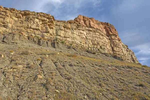 Falésias Dramáticas Subindo Das Encostas Parque Nacional Mesa Verde Colorado — Fotografia de Stock