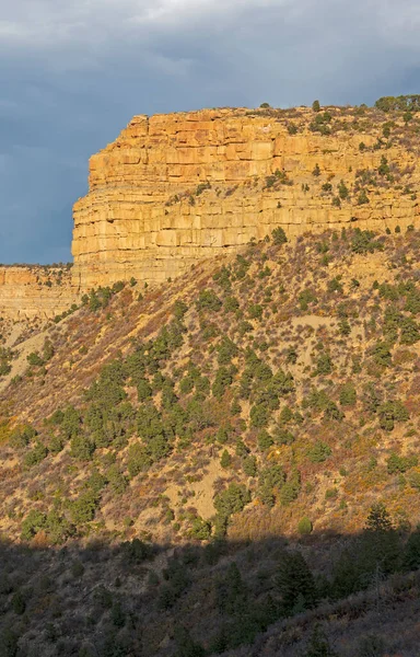 Luz Nocturna Sobre Una Mesa Árida Parque Nacional Mesa Verde — Foto de Stock