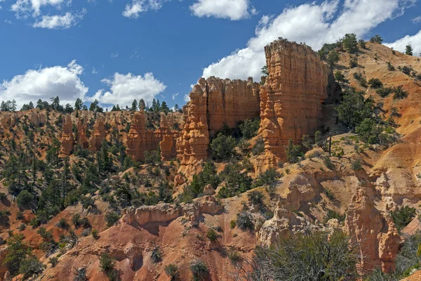 Mudstone Cliffs Emerging Out Rock Bryce Canyon National Park Utah — Stock Photo, Image